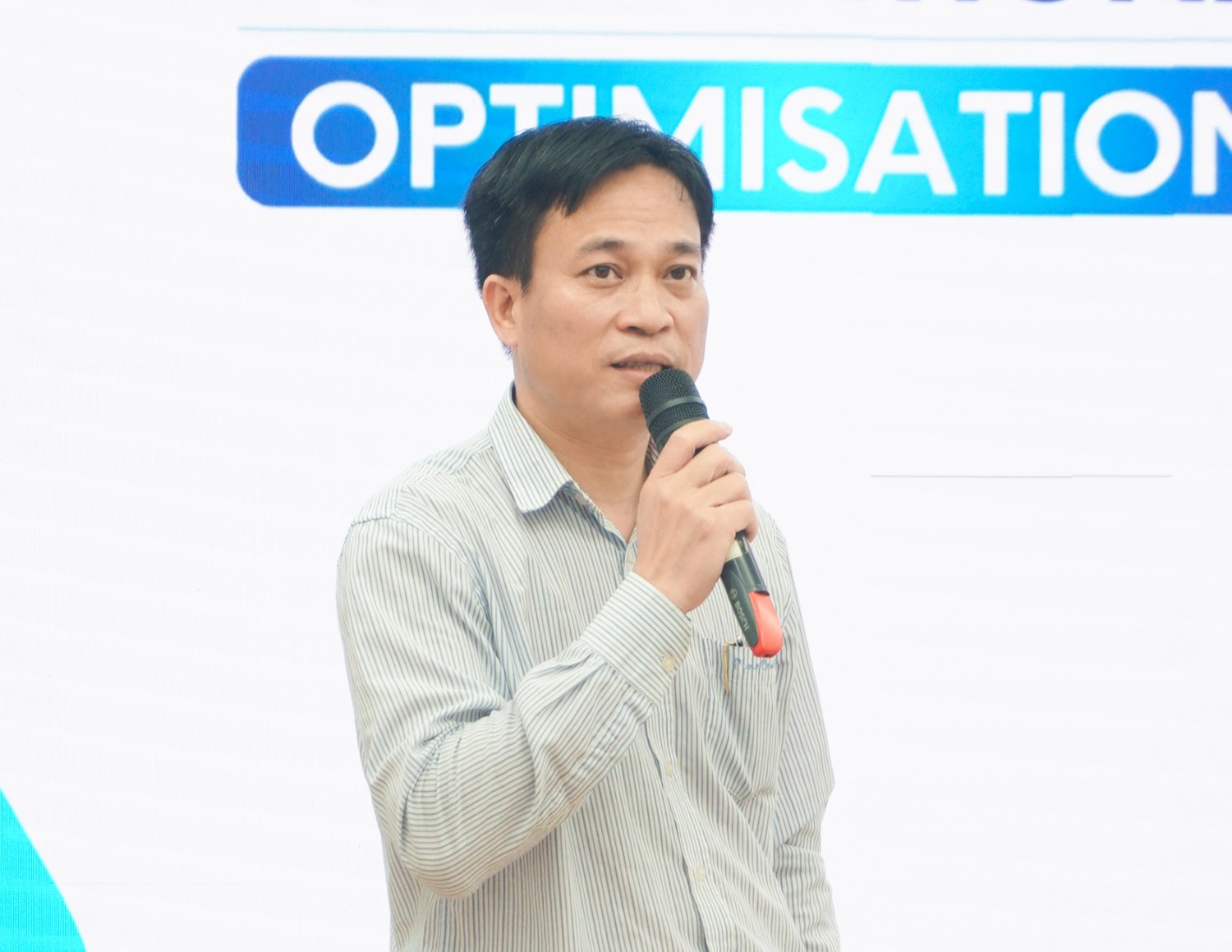 Thầy Đào Tùng phát biểu tại sự kiện