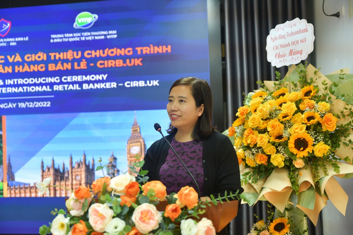 Trần Thị Thanh Tú, a banking expert, former Dean of Banking and Finance Faculty, University of Economics & Business, VNU (UEB), Head of Investment Promotion Department, VNU